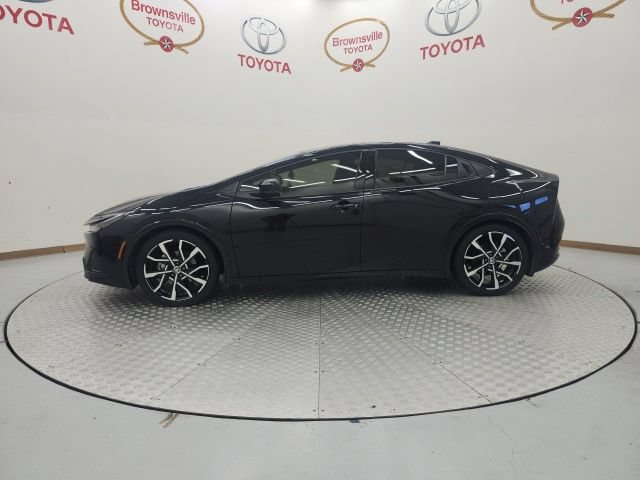 Used 2026 Toyota Prius Plug-In Hybrid FWD image 5
