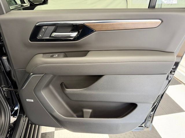 New 2026 Chevrolet Suburban High Country AWD/4WD image 31