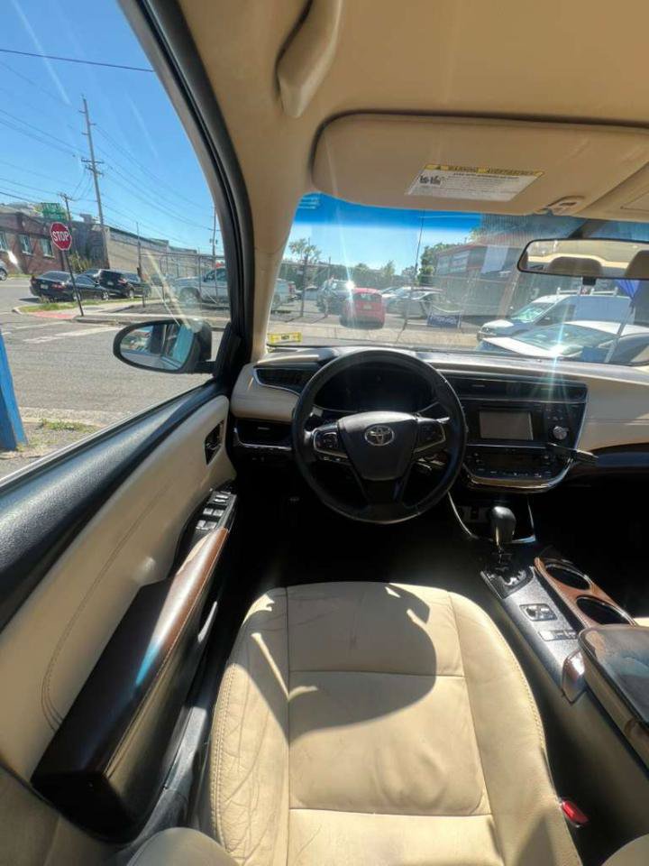 Used 2015 Toyota Avalon XLE FWD image 18
