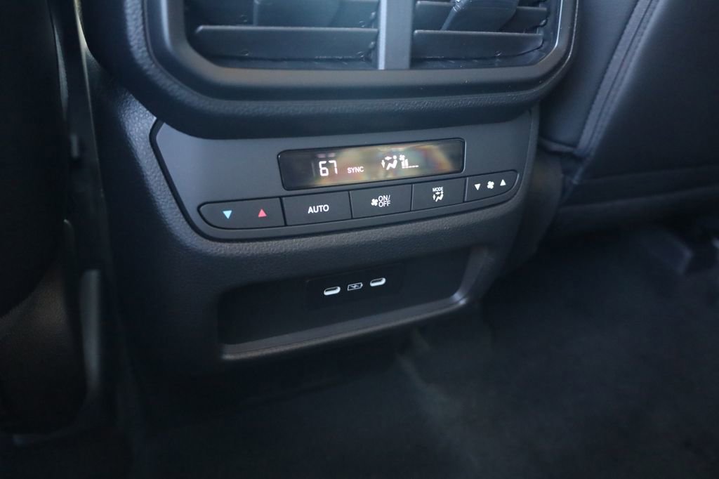 New 2025 Honda Pilot Touring image 30