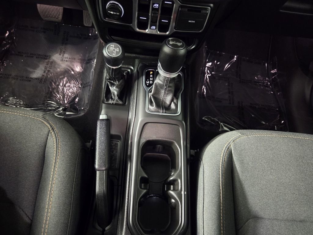 Certified 2025 Jeep Wrangler Sahara w/ Safety Group image 21