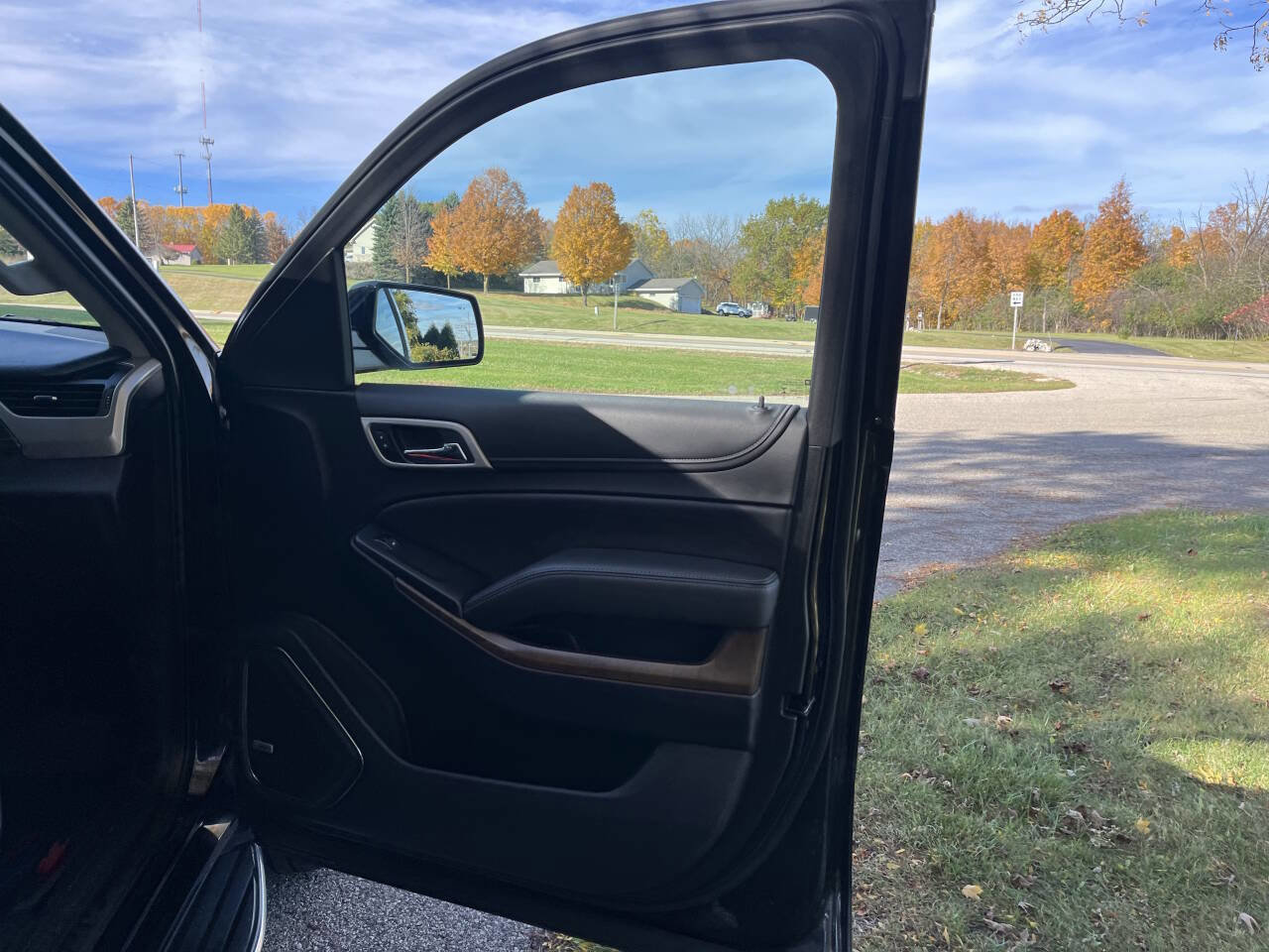 Used 2018 GMC Yukon XL Denali w/ Open Road Package image 36