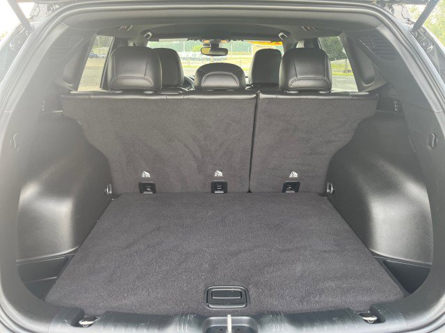 Used 2024 Jeep Compass Latitude image 17