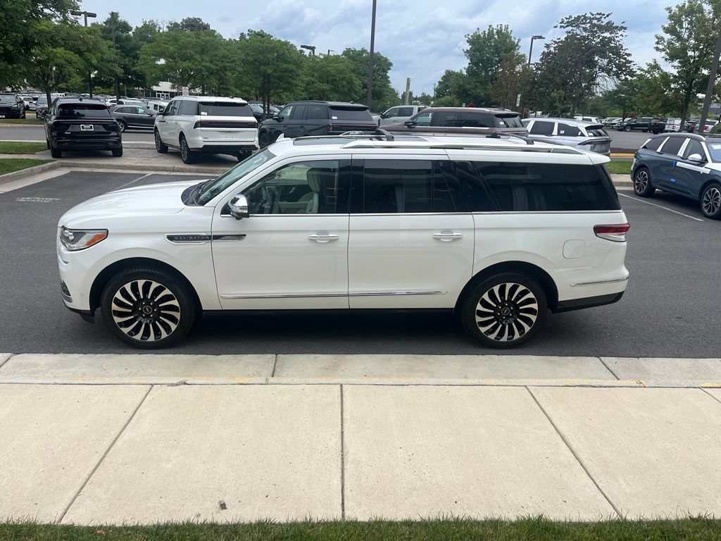 Used 2022 Lincoln Navigator L Black Label AWD/4WD image 6