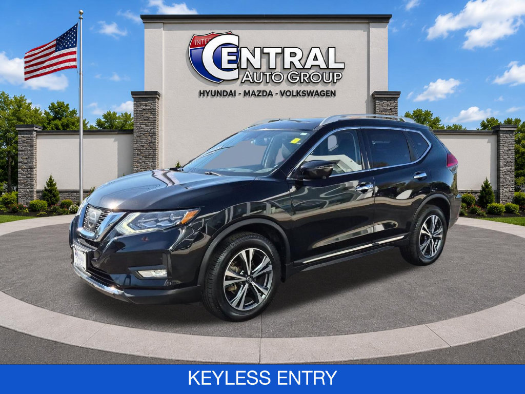 Used 2017 Nissan Rogue SL w/ SL Premium Package AWD/4WD image 3