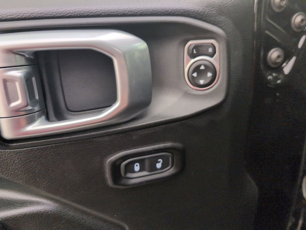 Used 2022 Jeep Wrangler Rubicon AWD/4WD image 35