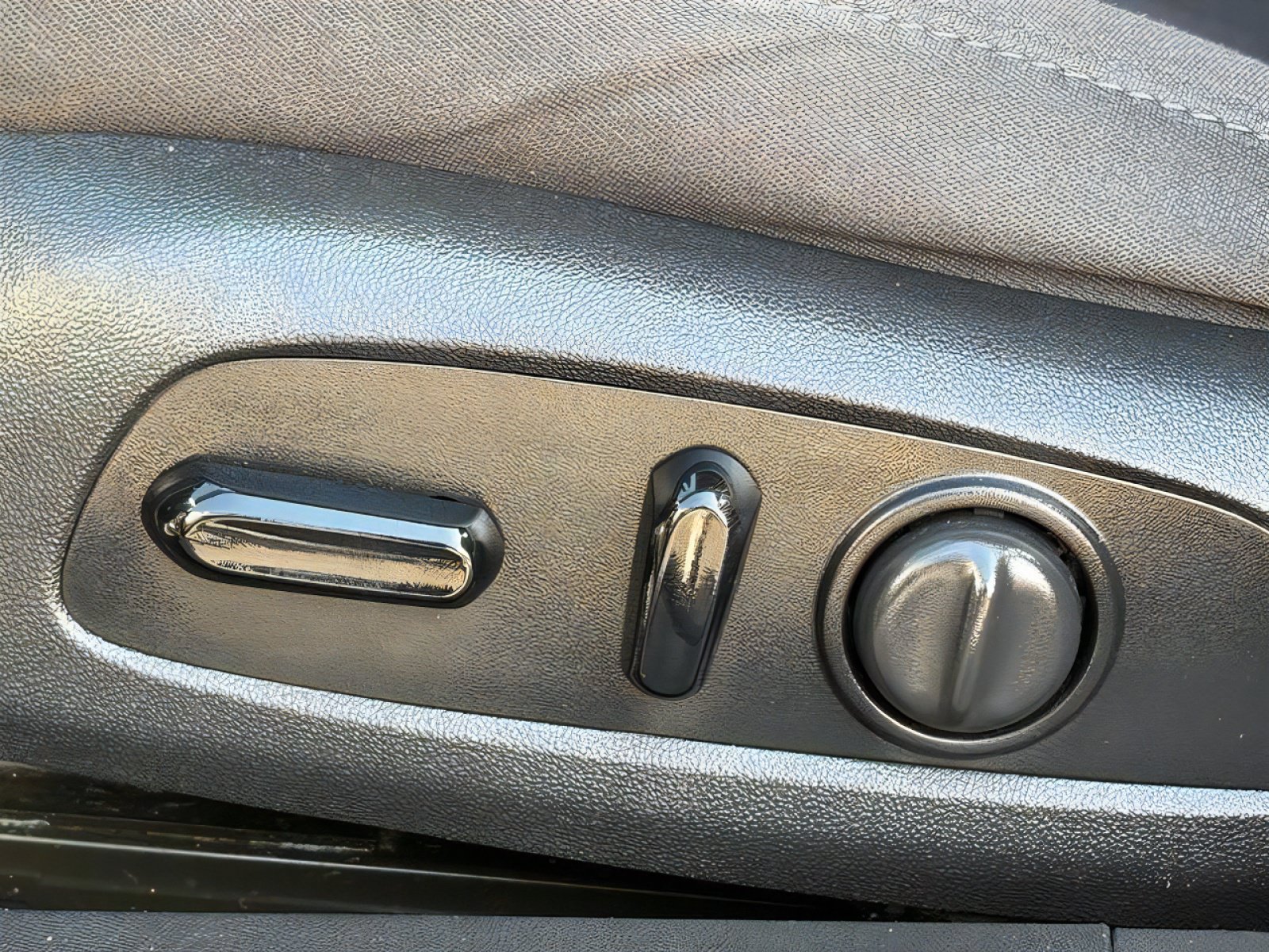 Used 2020 Chevrolet Malibu LT FWD image 19