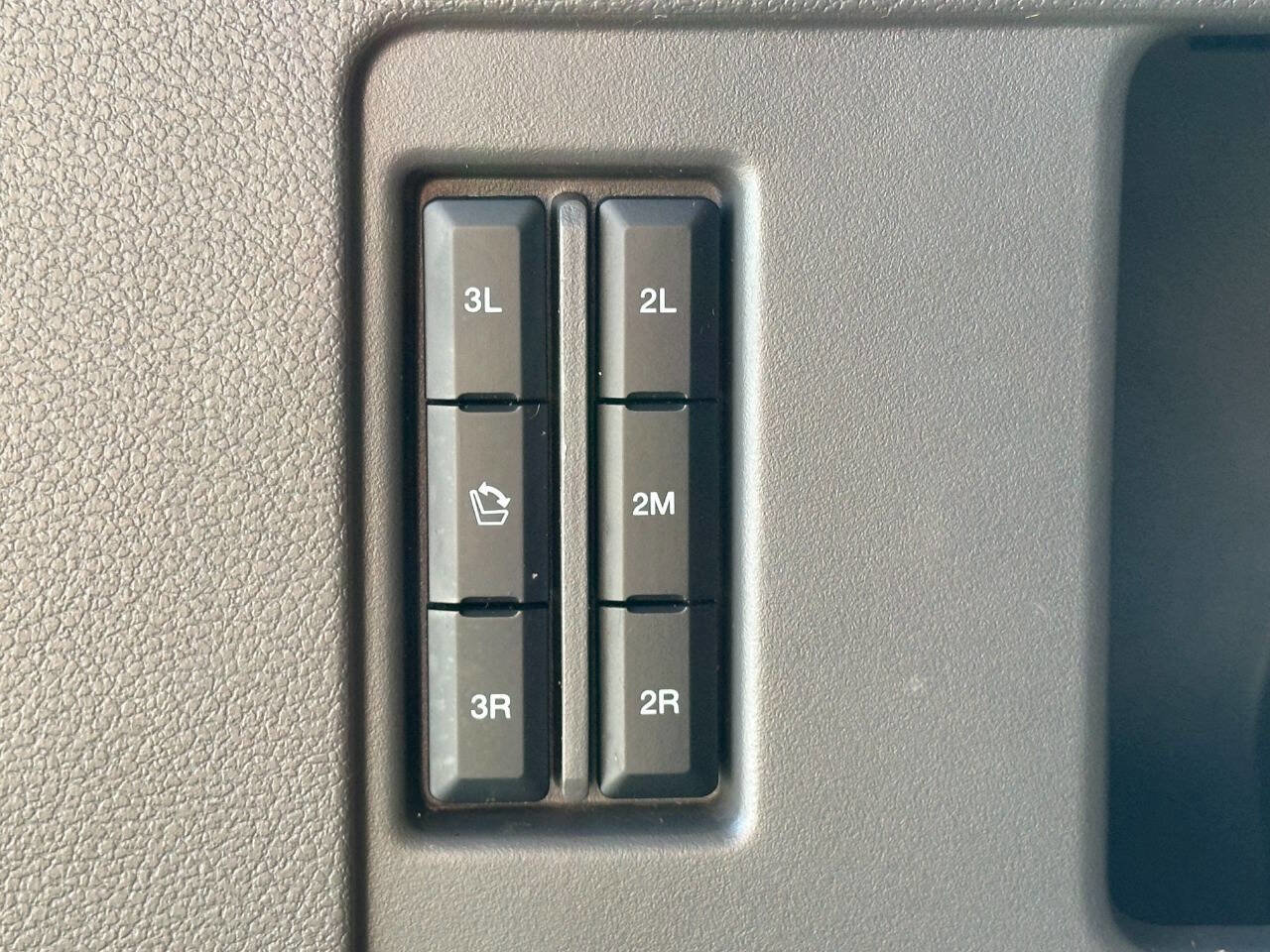 Used 2019 Ford Expedition Limited w/ Equipment Group 301A image 17