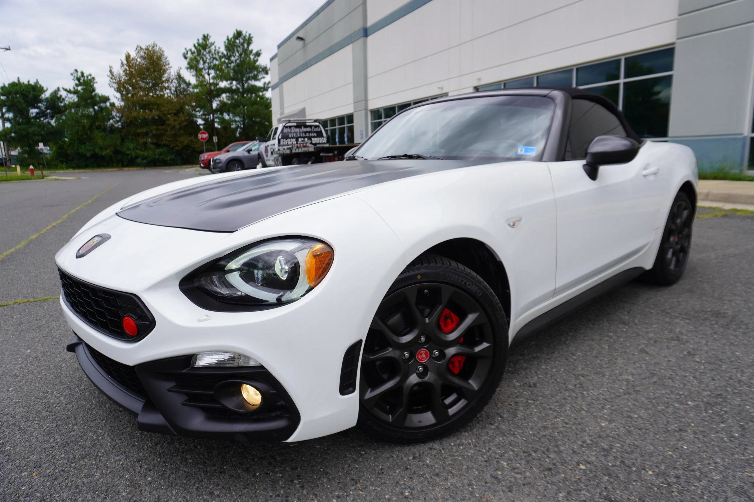 Used 2018 FIAT 124 Spider Abarth w/ Convenience Group RWD image 3