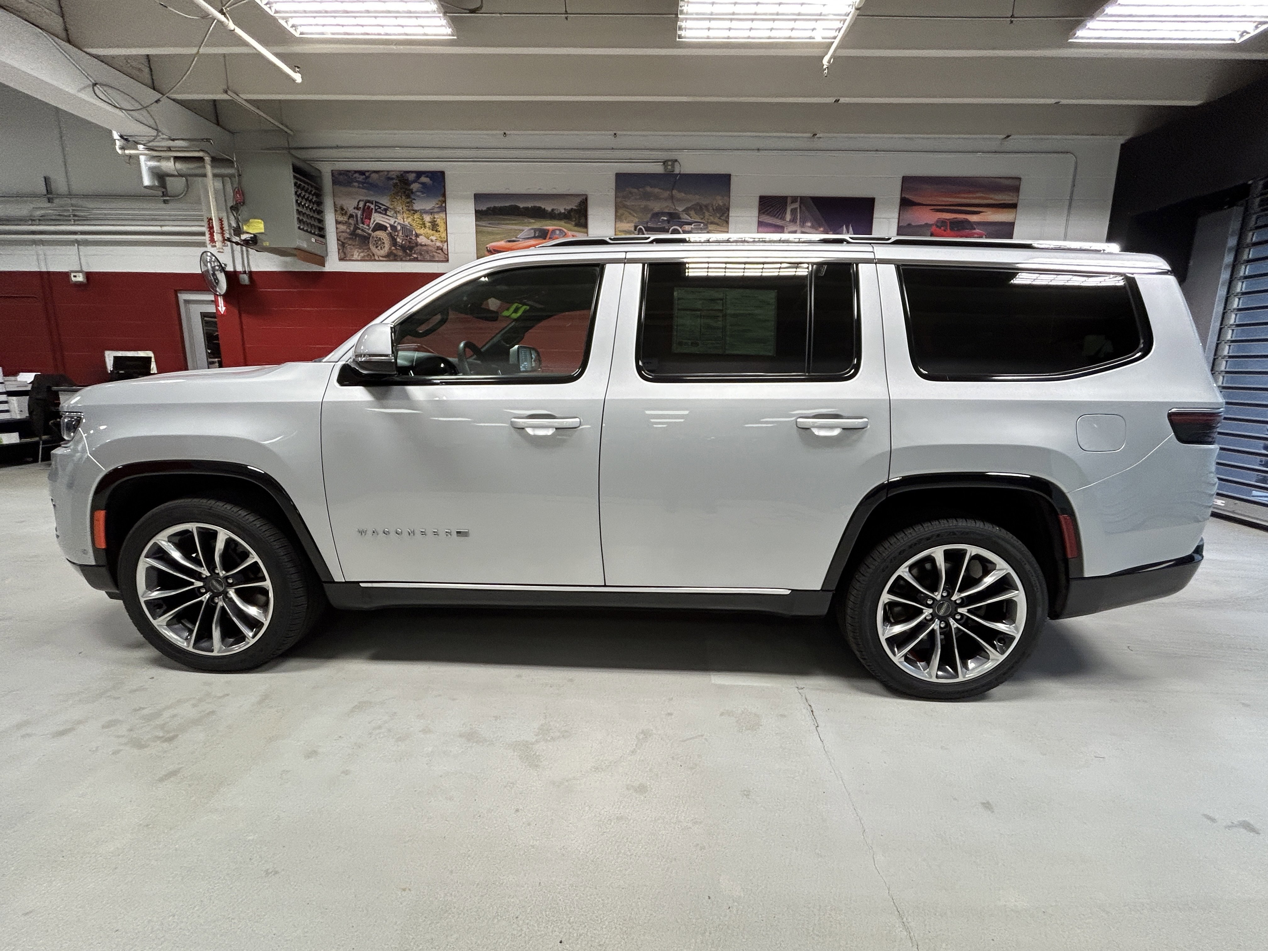 Certified 2022 Jeep Wagoneer Series III w/ Premium Group I image 2