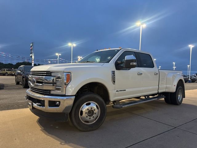 Used 2019 Ford F350 Lariat w/ Lariat Ultimate Package AWD/4WD image 2