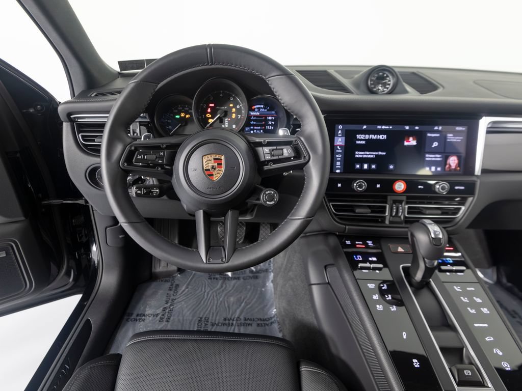 Certified 2026 Porsche Macan Turbo AWD/4WD image 18