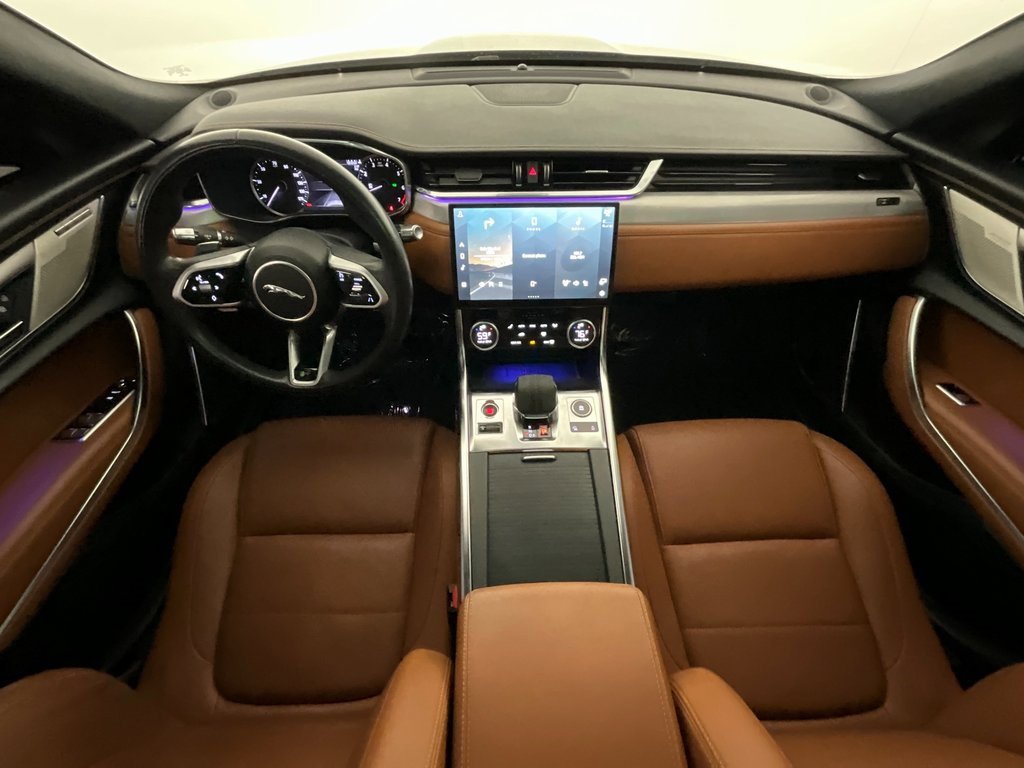 Used 2022 Jaguar XF R-Dynamic SE image 10