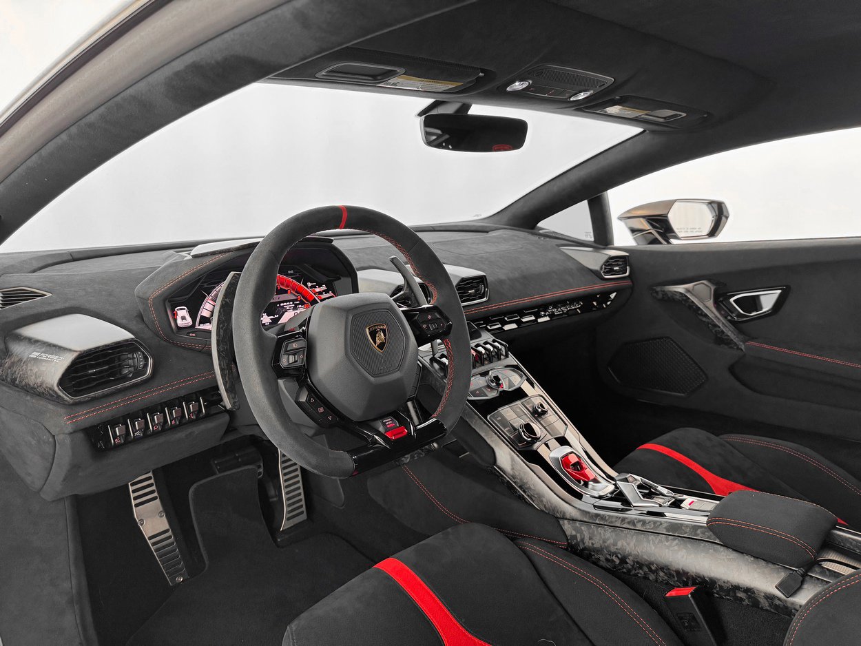 Used 2018 Lamborghini Huracan Performante image 18