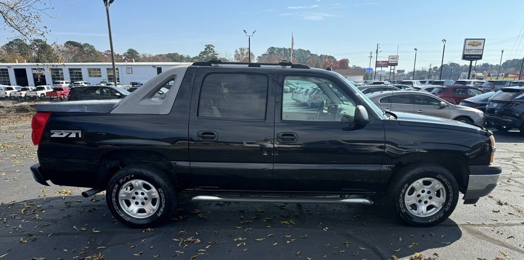 Used 2005 Chevrolet Avalanche Z71 w/ Sun And Sound Package image 11