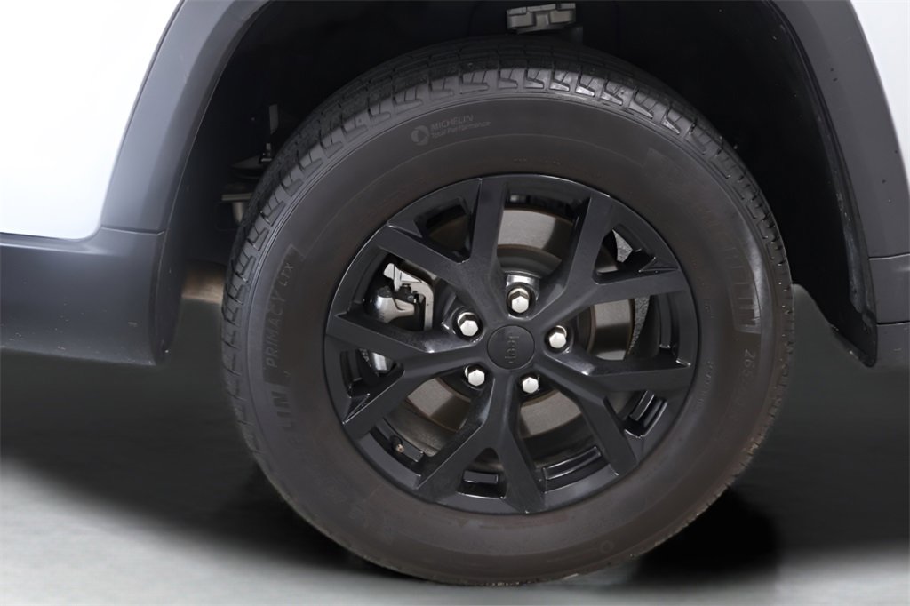 Used 2024 Jeep Grand Cherokee L Laredo image 34