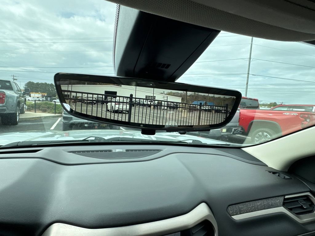 Used 2023 GMC Acadia Denali w/ Denali Technology Package image 32