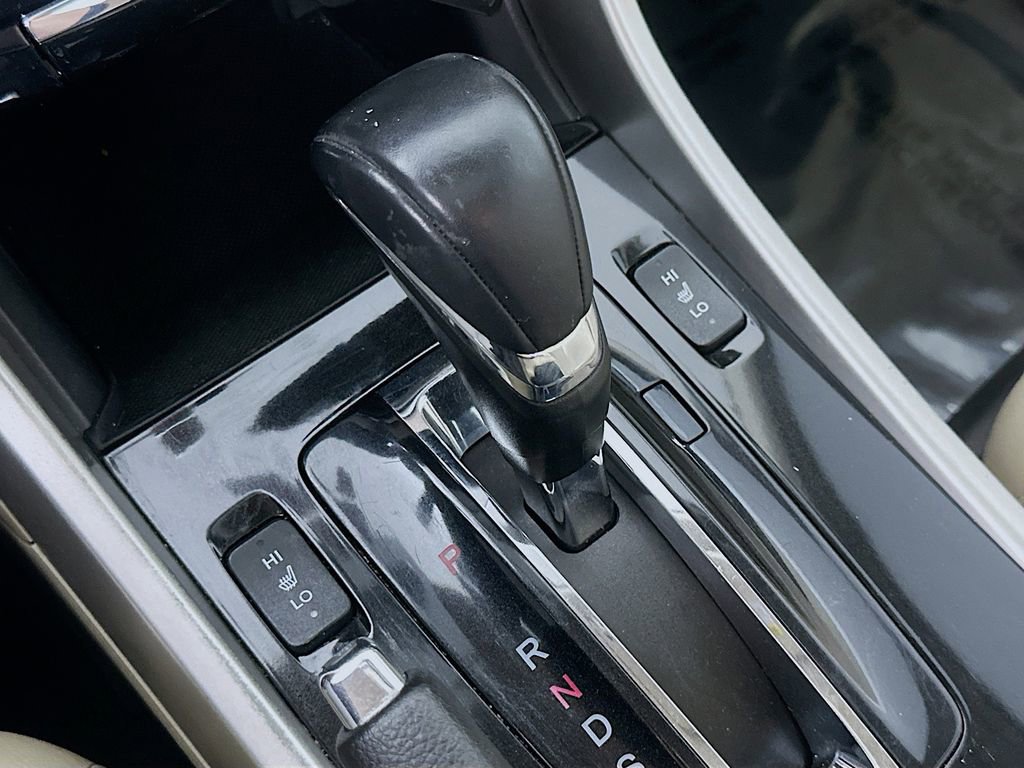 Used 2017 Honda Accord EX-L image 32
