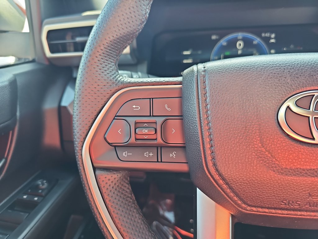Used 2025 Toyota Tacoma TRD Sport AWD/4WD image 17