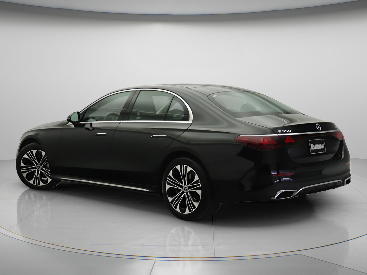 New 2026 Mercedes-Benz E 350 4MATIC Sedan image 2