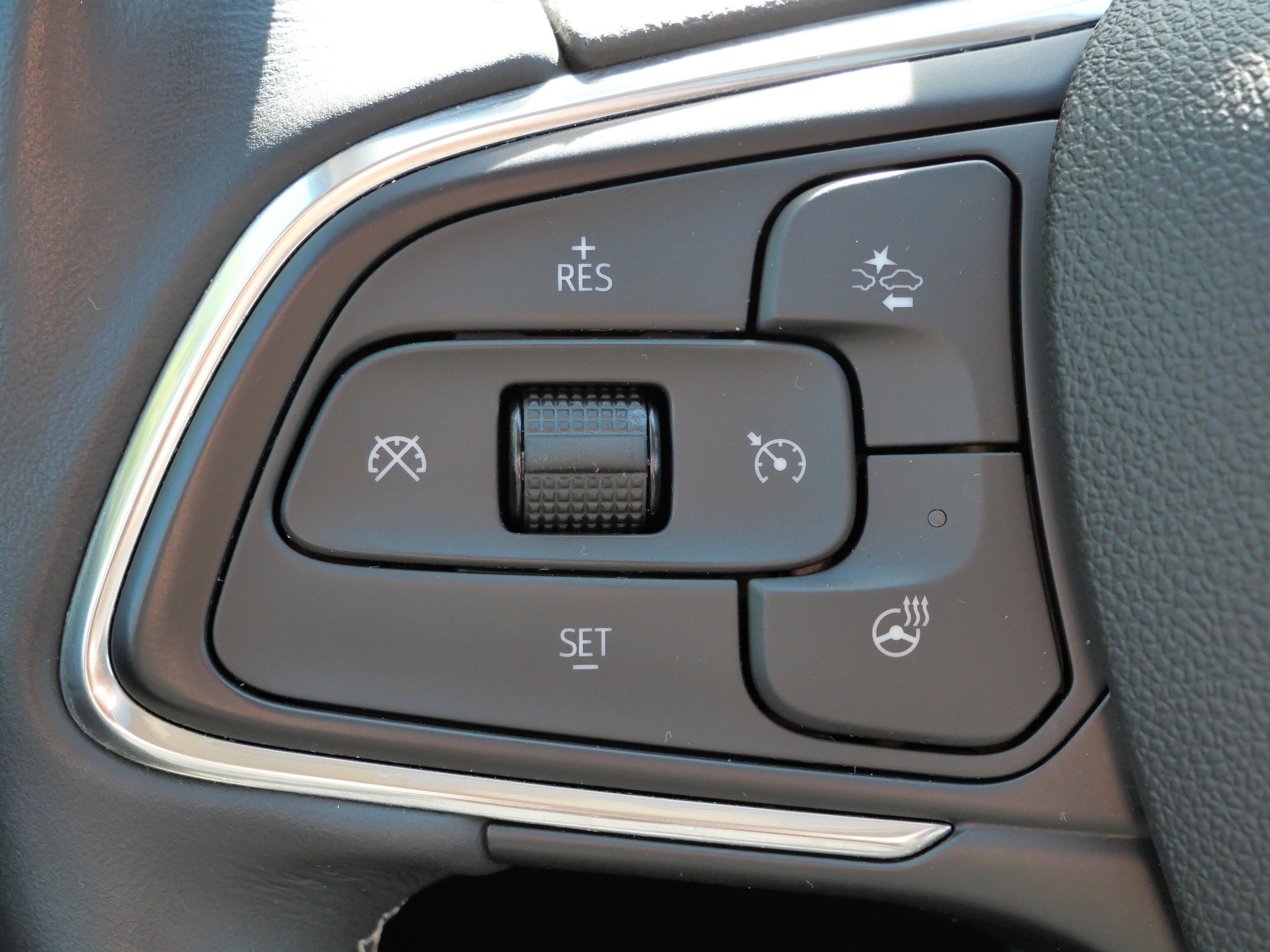 Used 2023 Buick Encore GX Essence w/ Experience Buick Package image 28