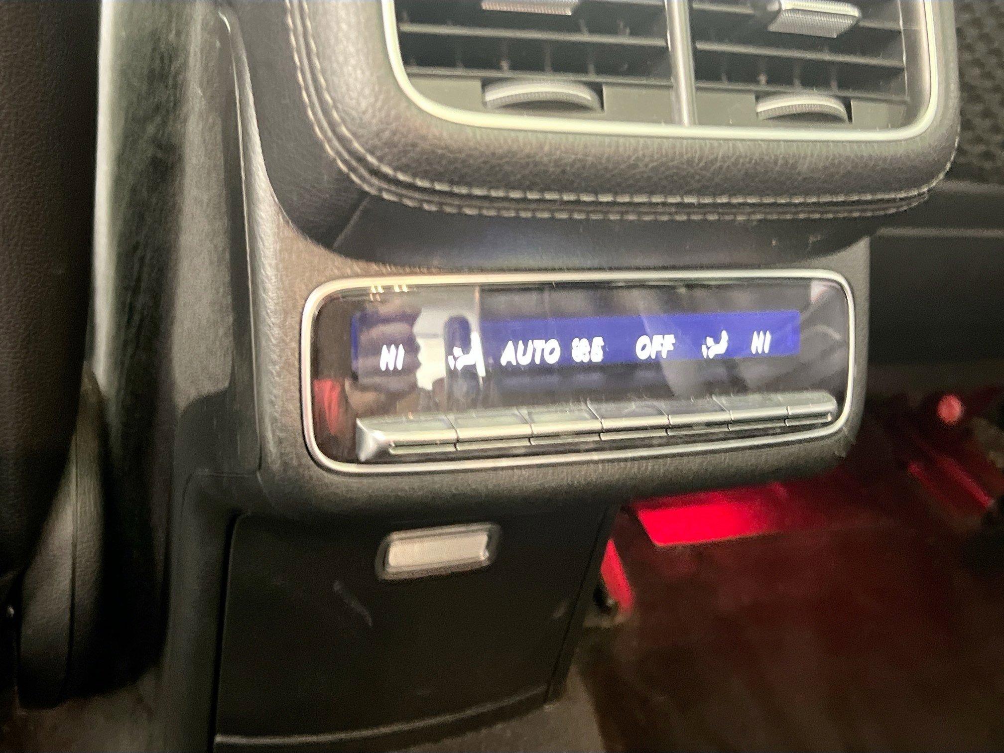 Used 2020 Mercedes-Benz GLS 450 4MATIC w/ Convenience Package image 27