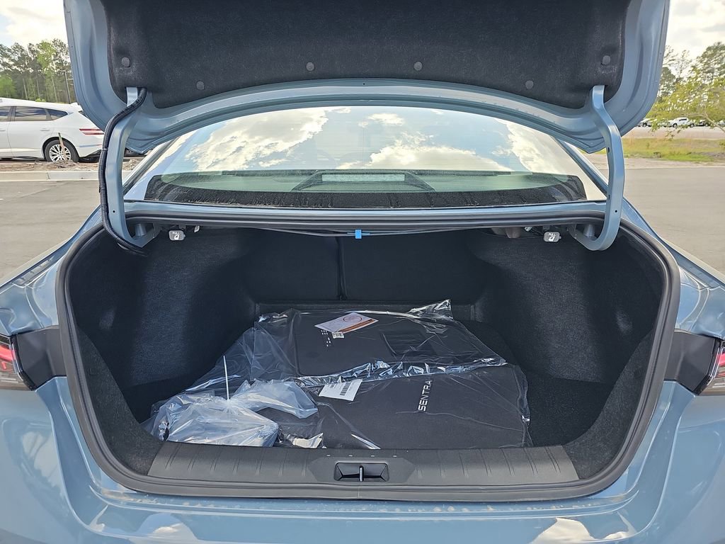 New 2026 Nissan Sentra SR w/ SR Premium Package FWD image 14