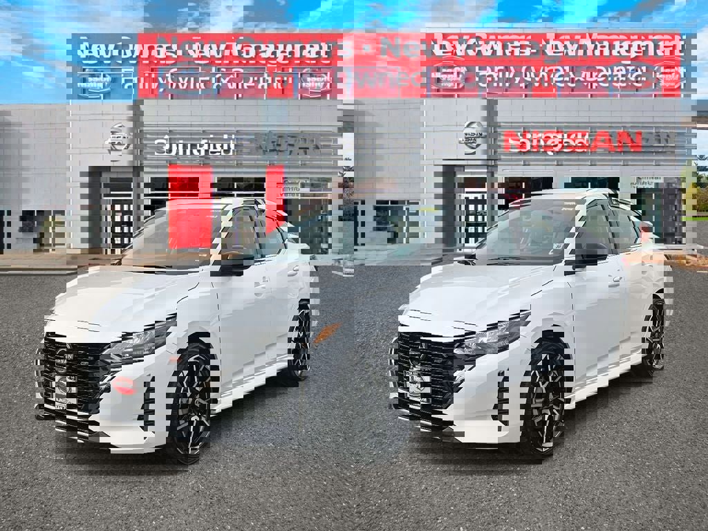 Used 2024 Nissan Sentra SR w/ SR Premium Package image 2