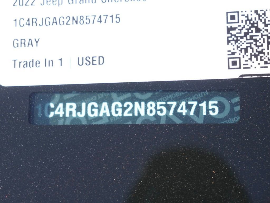 Used 2022 Jeep Grand Cherokee Laredo w/ Luxury Tech Group I image 30