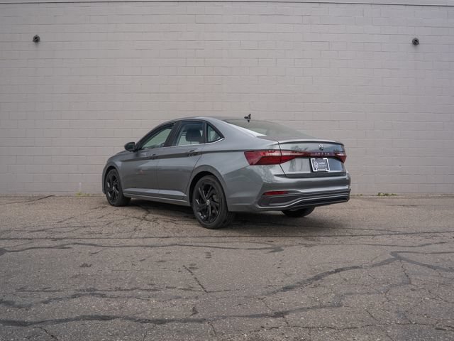 Used 2025 Volkswagen Jetta SE w/ Sunroof Package FWD image 3