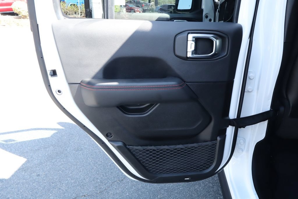 Used 2025 Jeep Gladiator Rubicon w/ Convenience Group AWD/4WD image 34