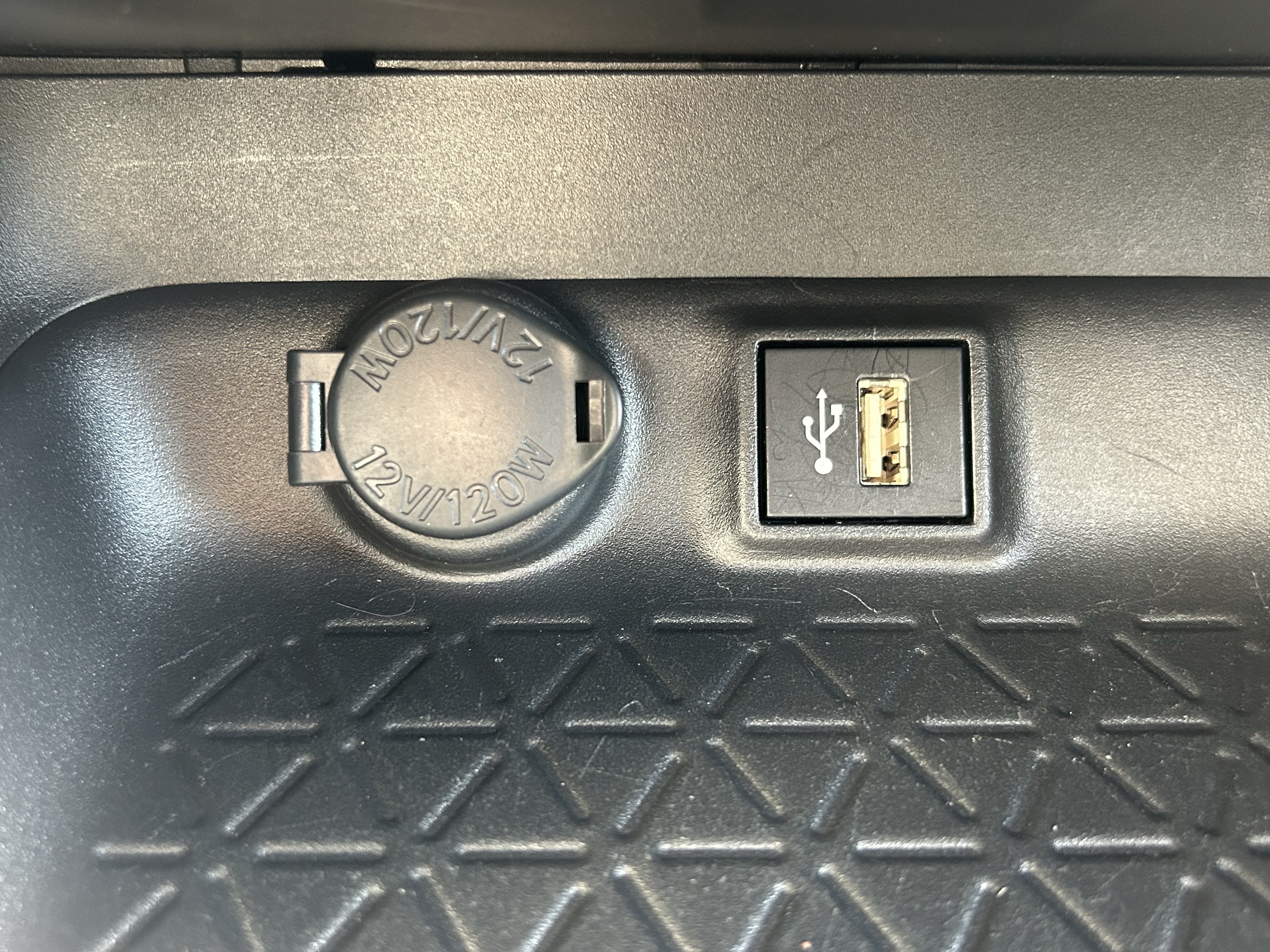 Certified 2025 Toyota RAV4 XLE AWD/4WD image 30
