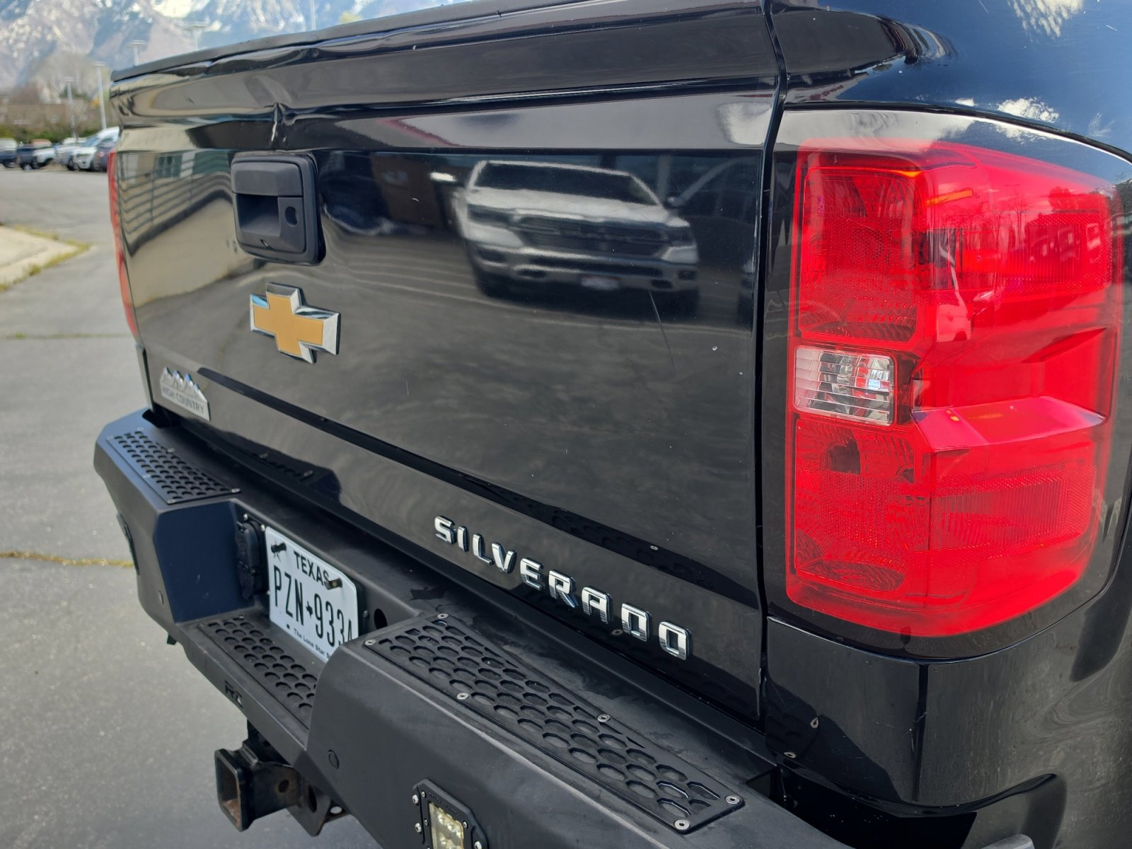 Used 2019 Chevrolet Silverado 3500 High Country w/ Duramax Plus Package image 10