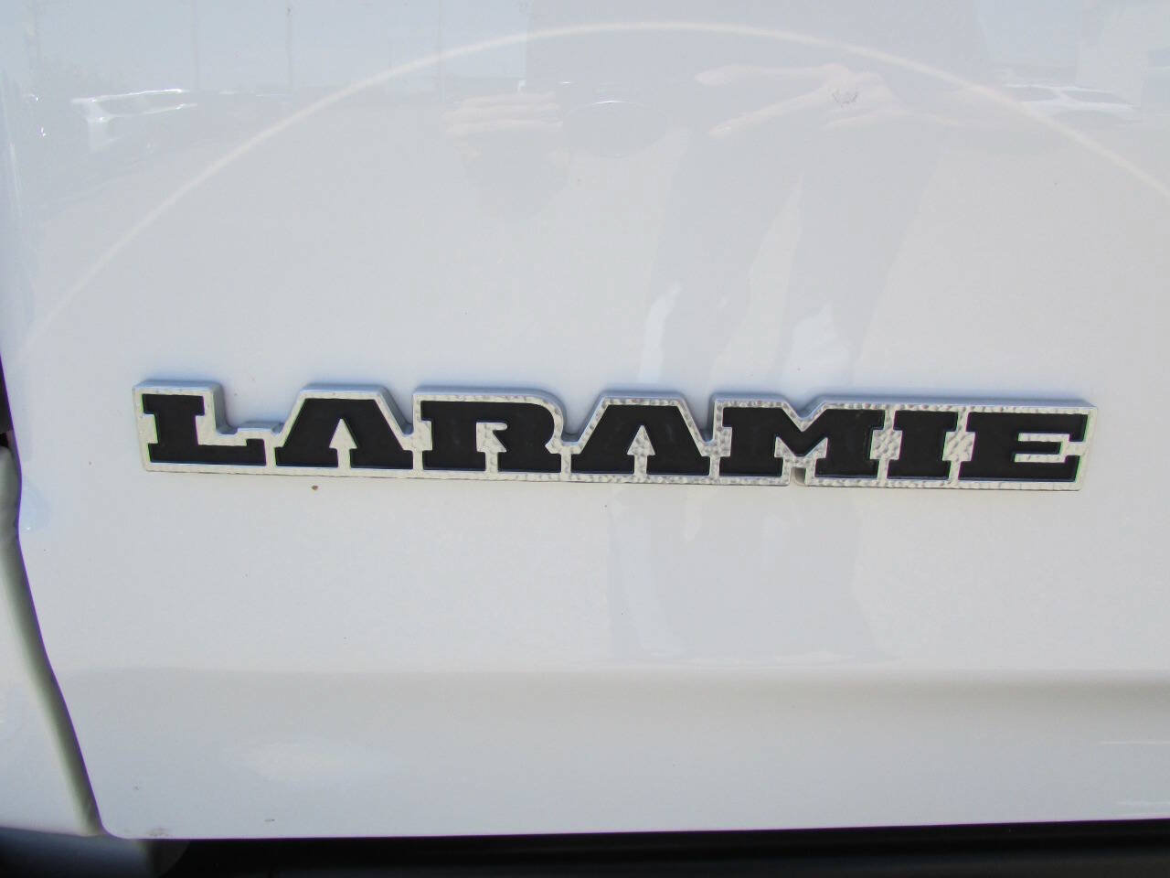 Used 2025 RAM 1500 Laramie AWD/4WD image 10