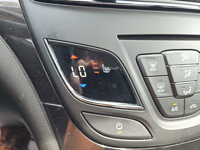 Used 2015 Buick Regal Premium w/ Experience Buick Package FWD image 23