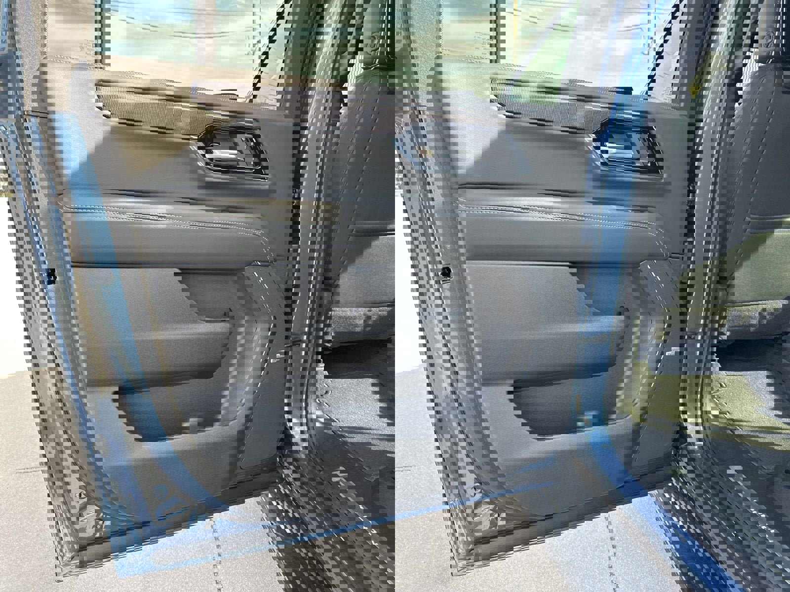 New 2026 GMC Yukon XL Elevation w/ Elevation Premium Package image 16