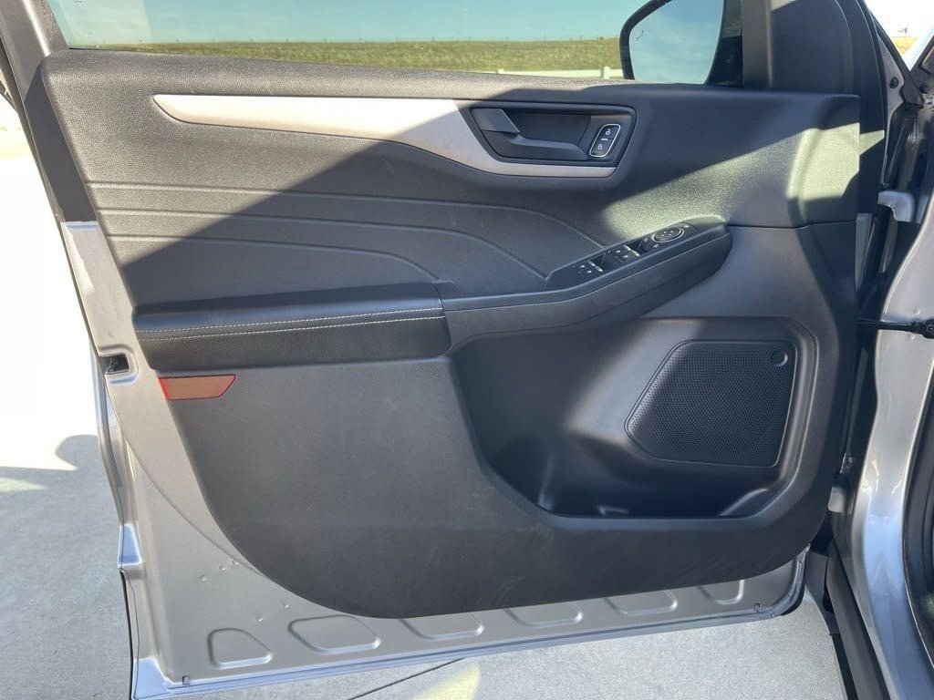 Used 2022 Ford Escape SE w/ Convenience Package image 12