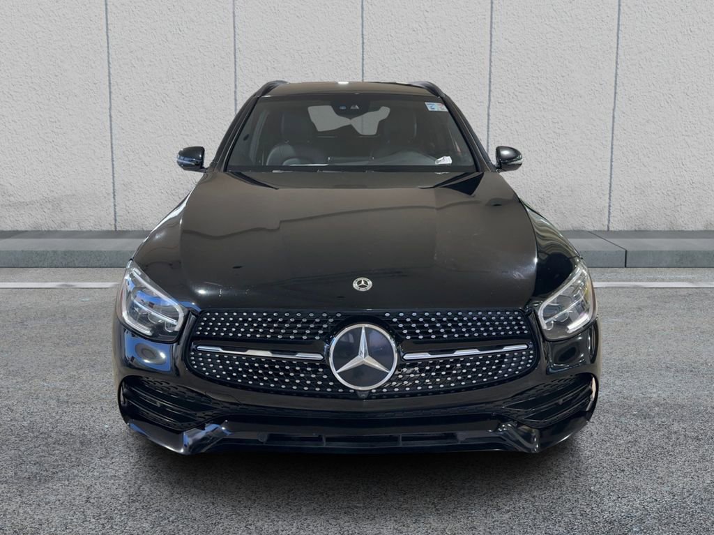 Used 2022 Mercedes-Benz GLC 300 4MATIC w/ AMG Line image 2