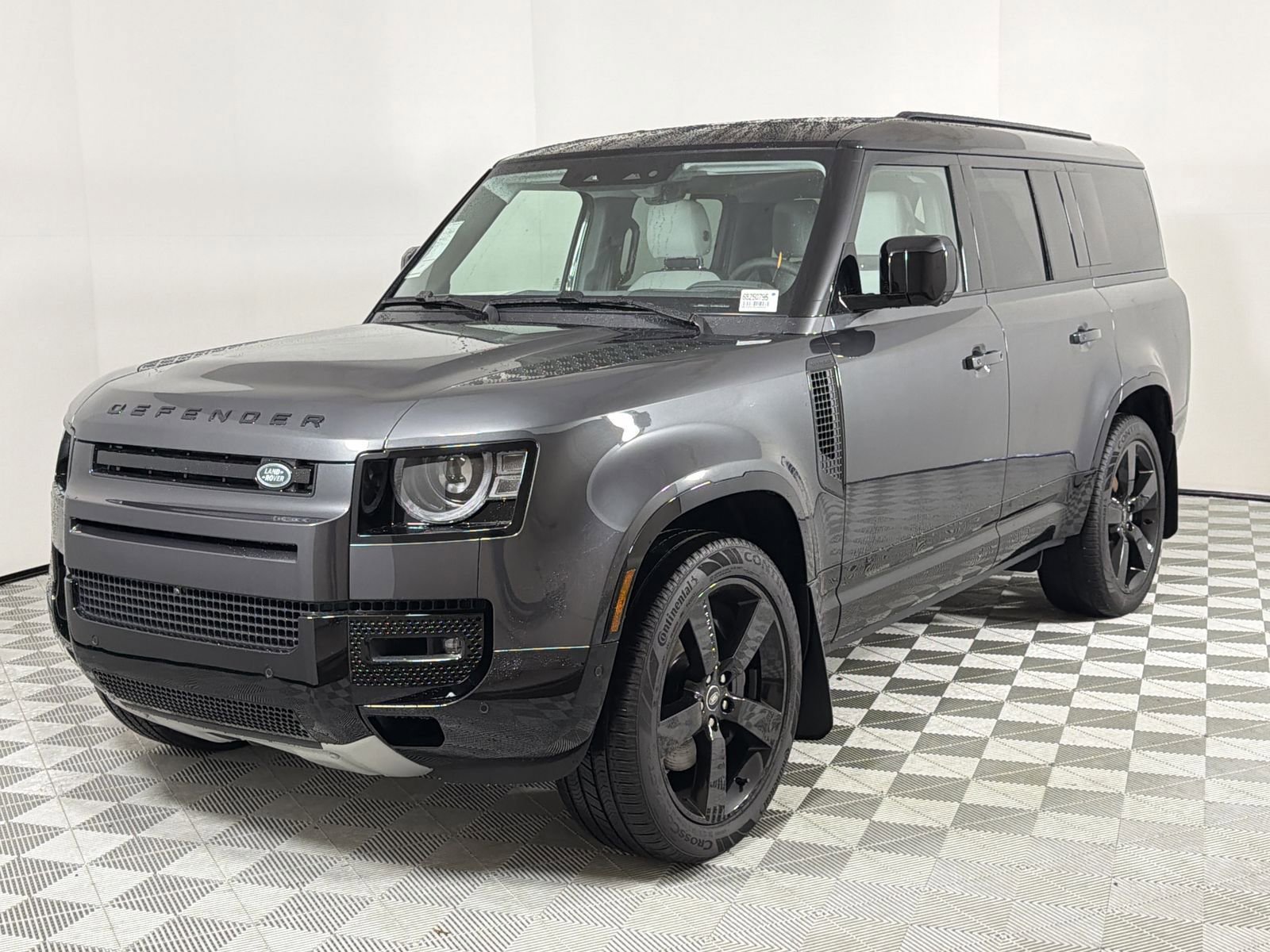 New 2025 Land Rover Defender 130 X-Dynamic SE video 1