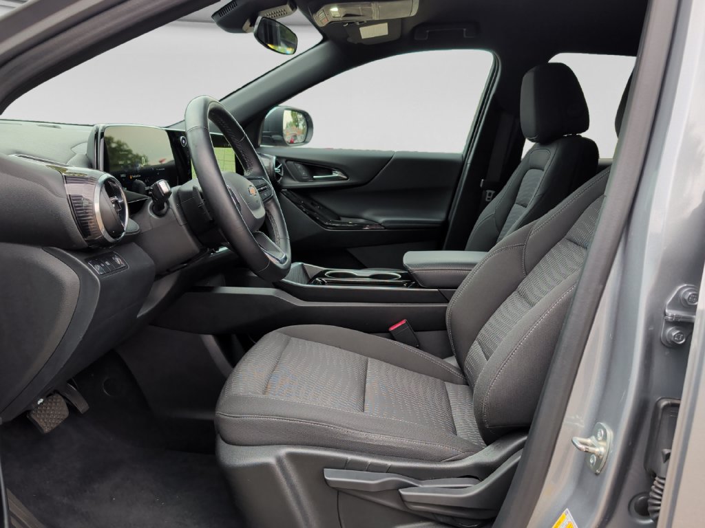 Used 2025 Chevrolet Equinox LT FWD image 16