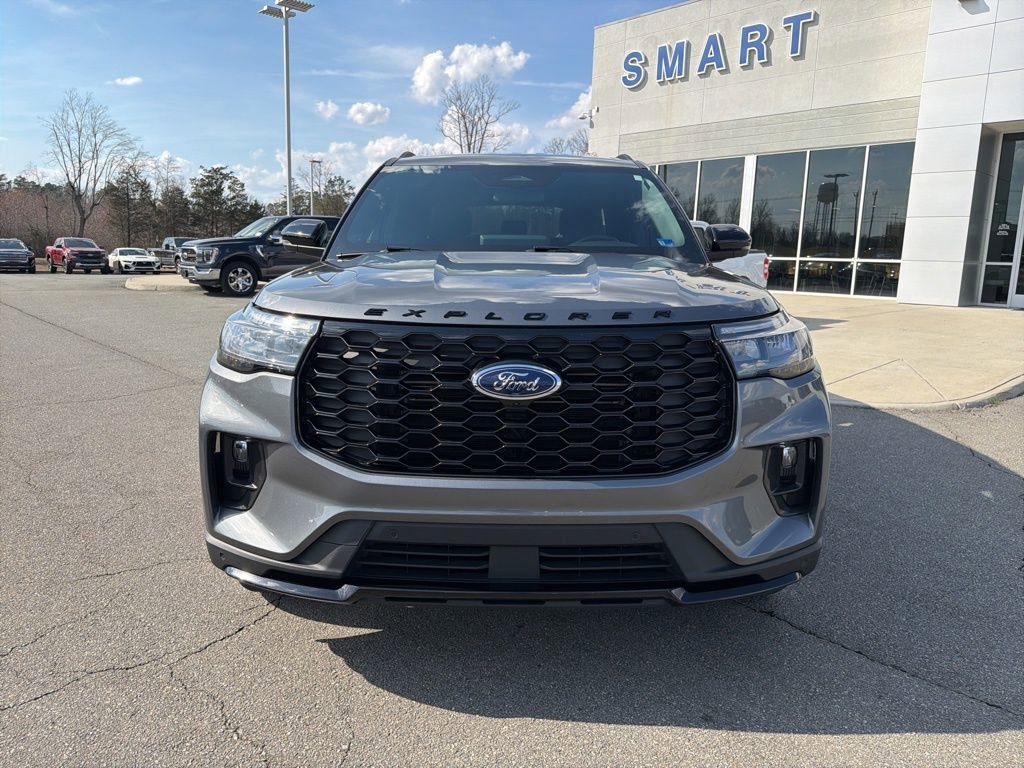 Certified 2025 Ford Explorer ST-Line w/ ST-Line Street Pack image 8