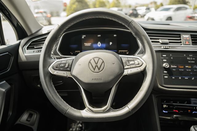 Used 2022 Volkswagen Tiguan SE FWD image 30