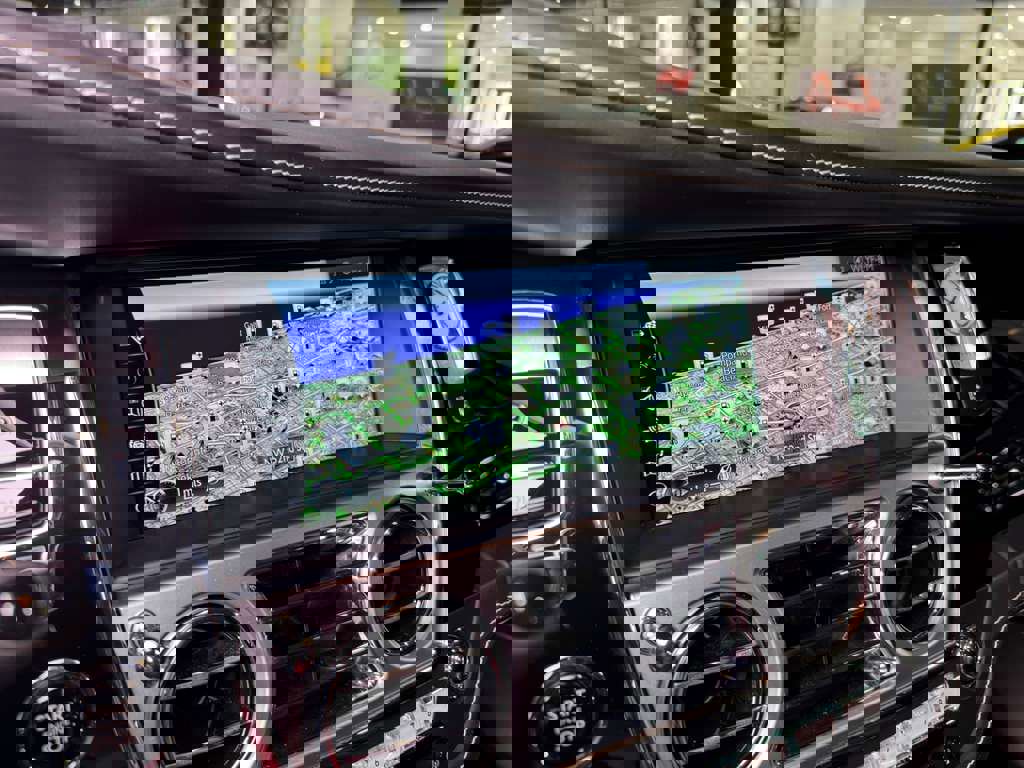 Used 2019 Rolls-Royce Dawn image 27