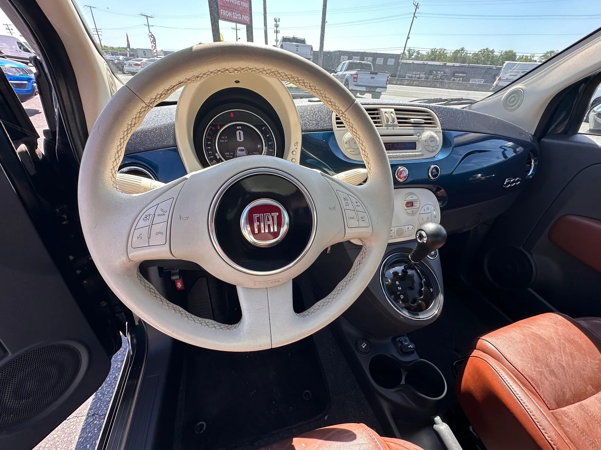 Used 2015 FIAT 500 Lounge w/ Luxury Leather Package FWD image 16