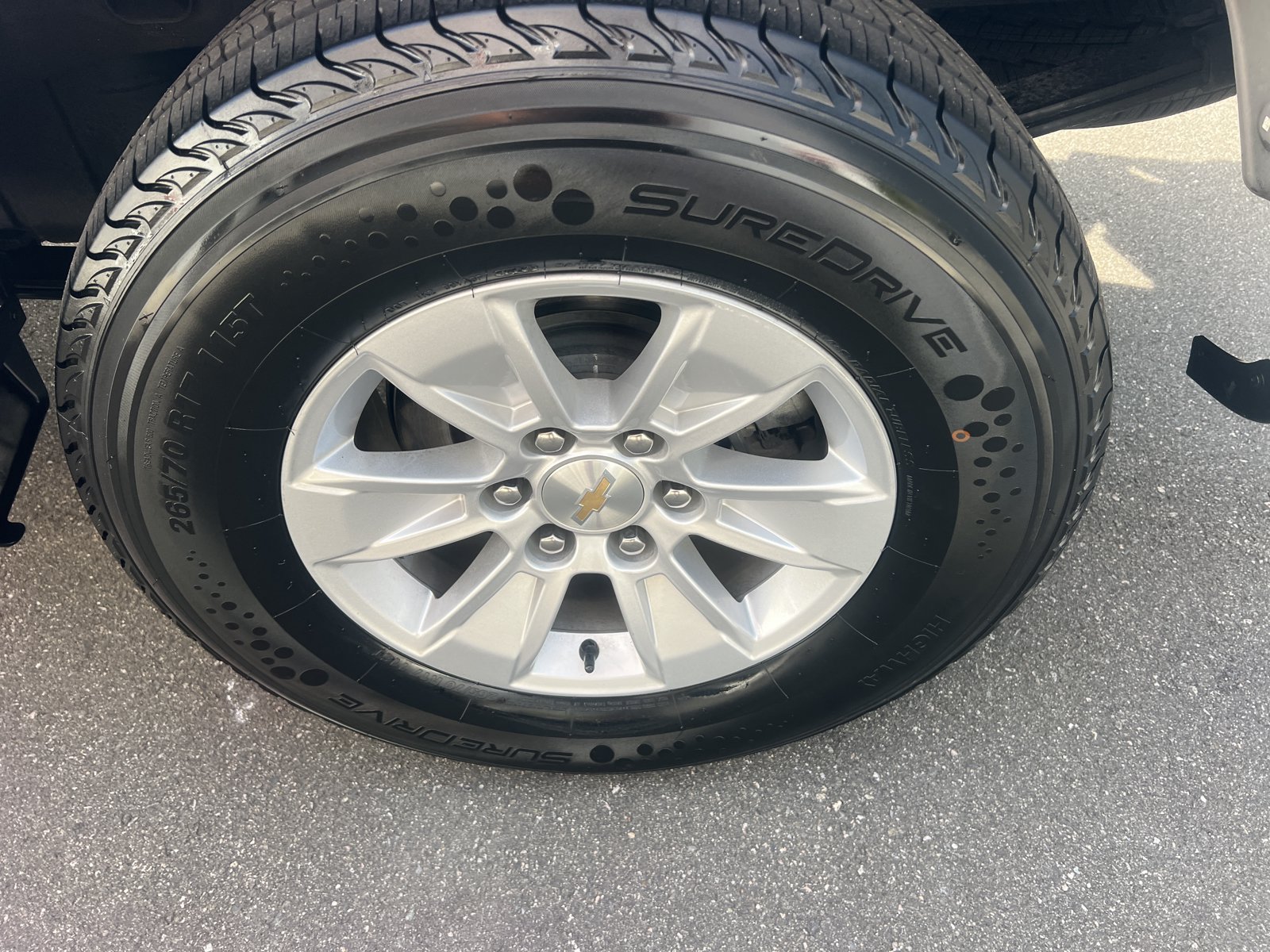 Used 2025 Chevrolet Silverado 1500 LT AWD/4WD image 16