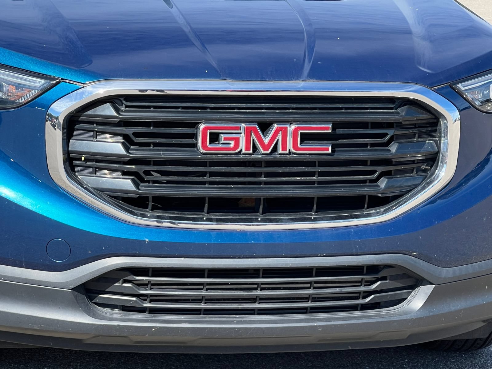 Used 2020 GMC Terrain SLE FWD image 35