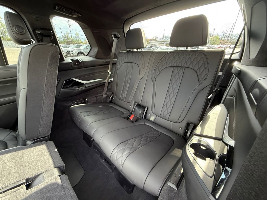 Used 2024 BMW X7 M60i w/ Executive Package image 24