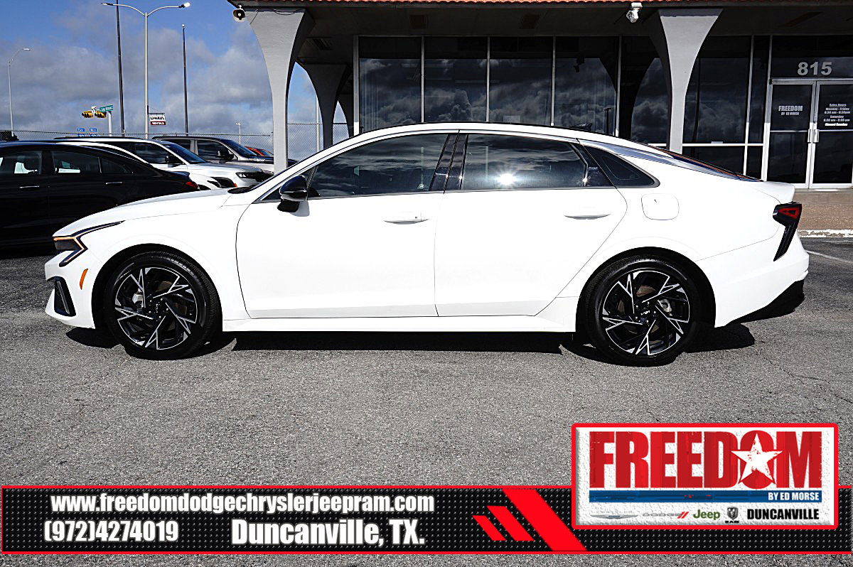 Used 2025 Kia K5 GT-Line w/ GT-Line Premium Package FWD image 2