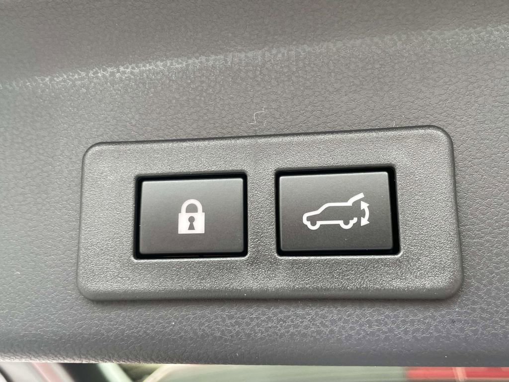 New 2026 Subaru Ascent Limited AWD/4WD image 11