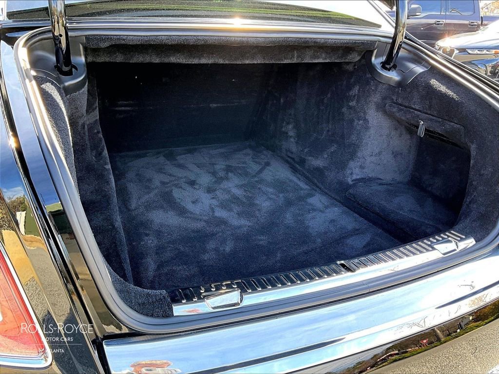 Used 2020 Rolls-Royce Phantom Sedan RWD image 38